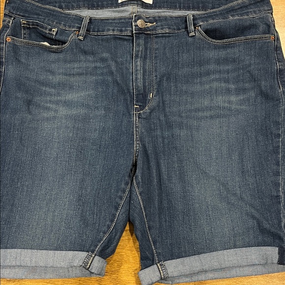Signature Levi Strauss Bermuda Denim Shorts - Picture 1 of 5